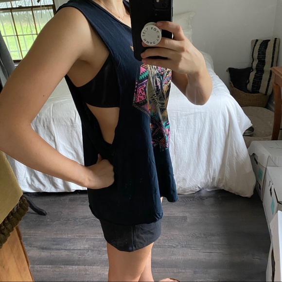 Black Tiger Tribal Muscle Tank - Large - Picture 4 of 6